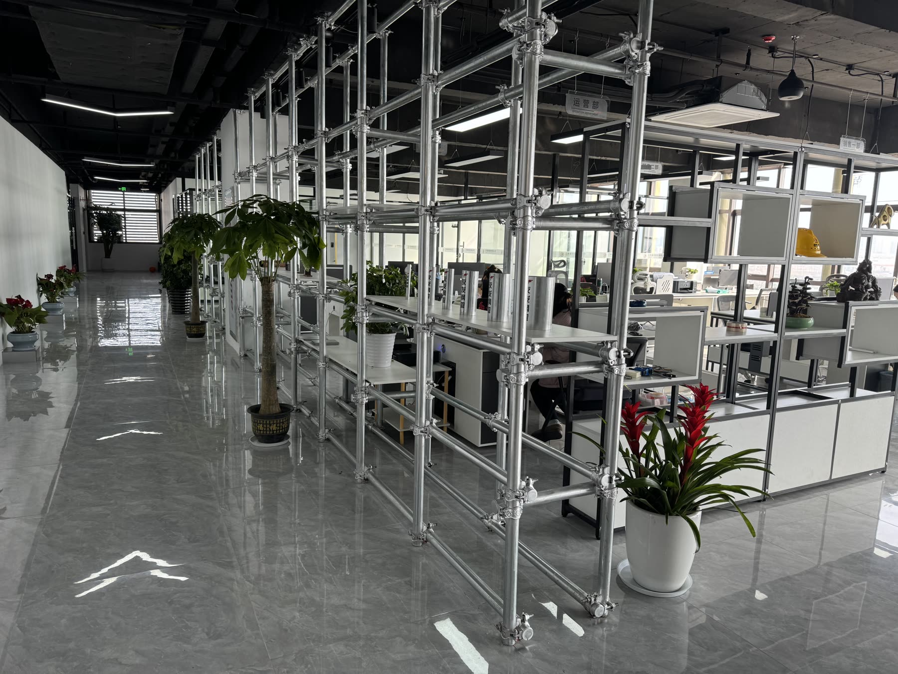 Jingtong Steel office workspace in Jiangsu, China
